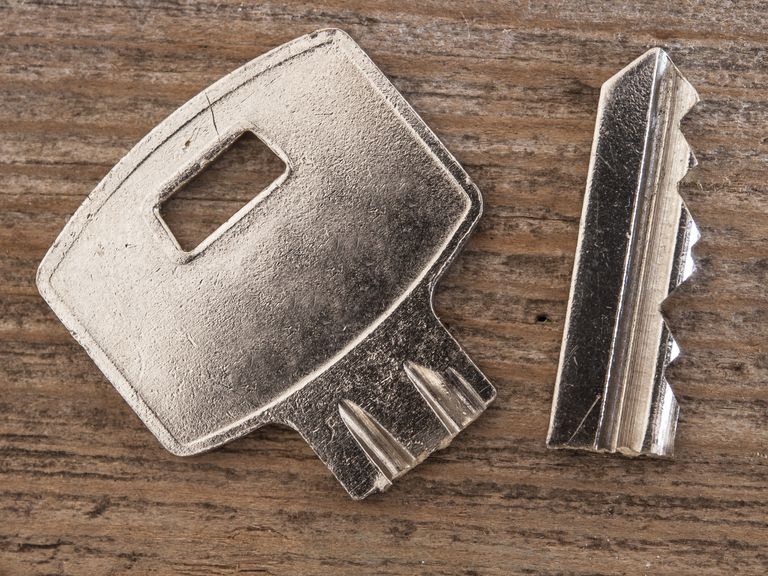 Broken key extraction from a lock in Ottawa