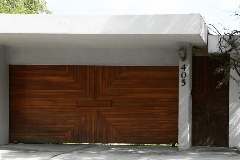Garage and shed locks in Ottawa